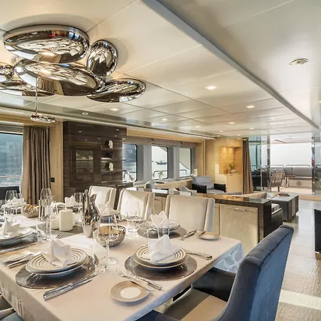Botel C-hotels Edesia Monte Carlo