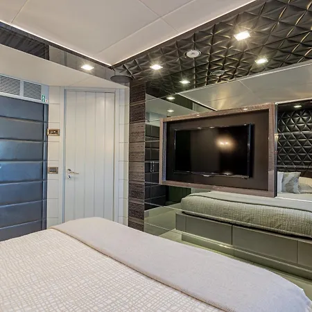 Botel C-hotels Edesia