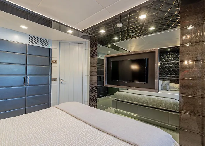 Ботель C-hotels Edesia