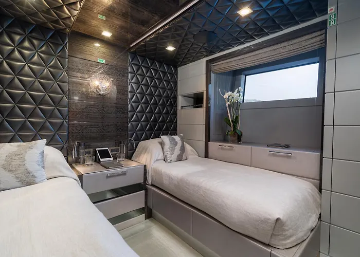 Ботель C-hotels Edesia